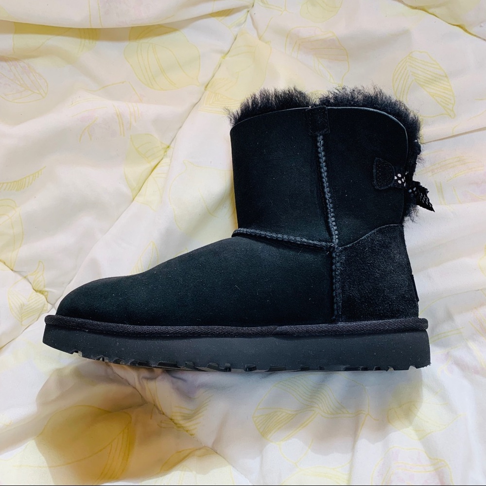 UGG Women’s W Mini Bailey Bow II Ruffled Bootie 6